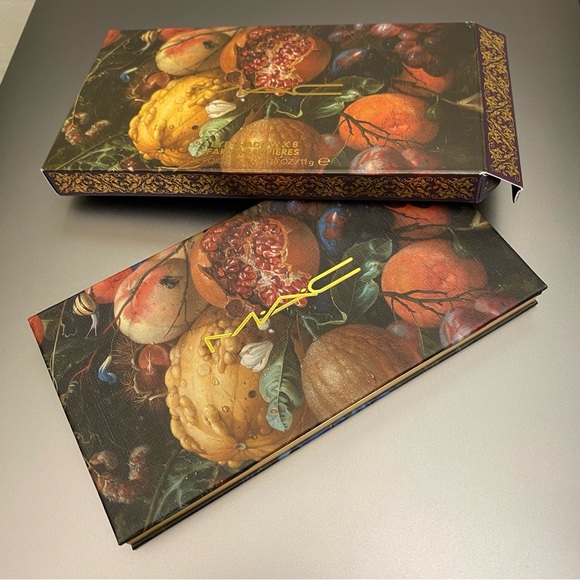 MAC Tempting Fate “Feast Your Eyes” Eyeshadow Palette - Picture 5 of 8